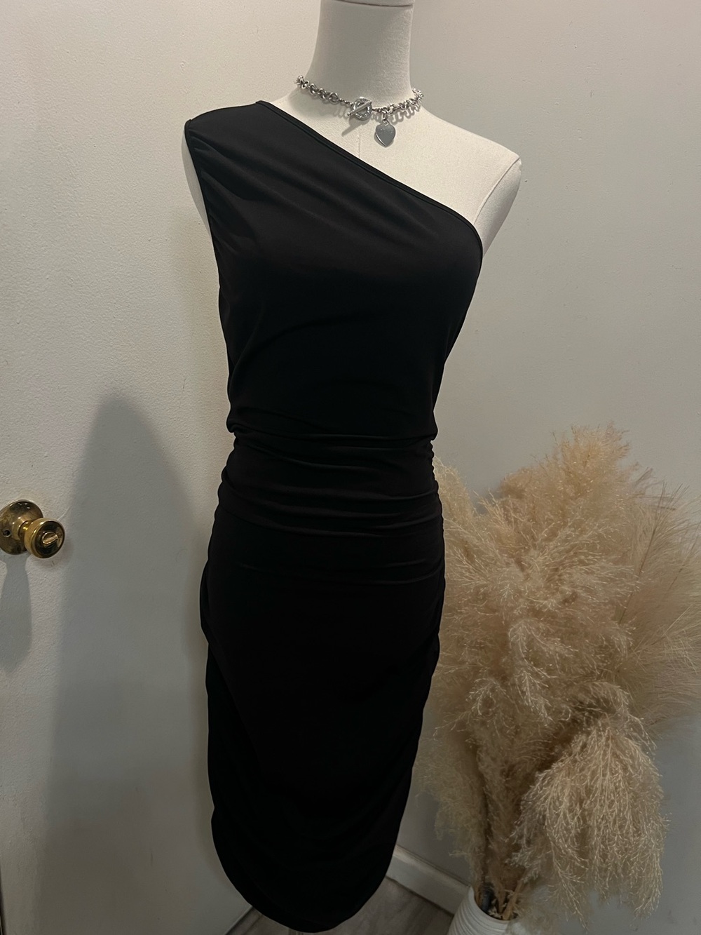 Black One-Shoulder Ruched Bodycon Dress
